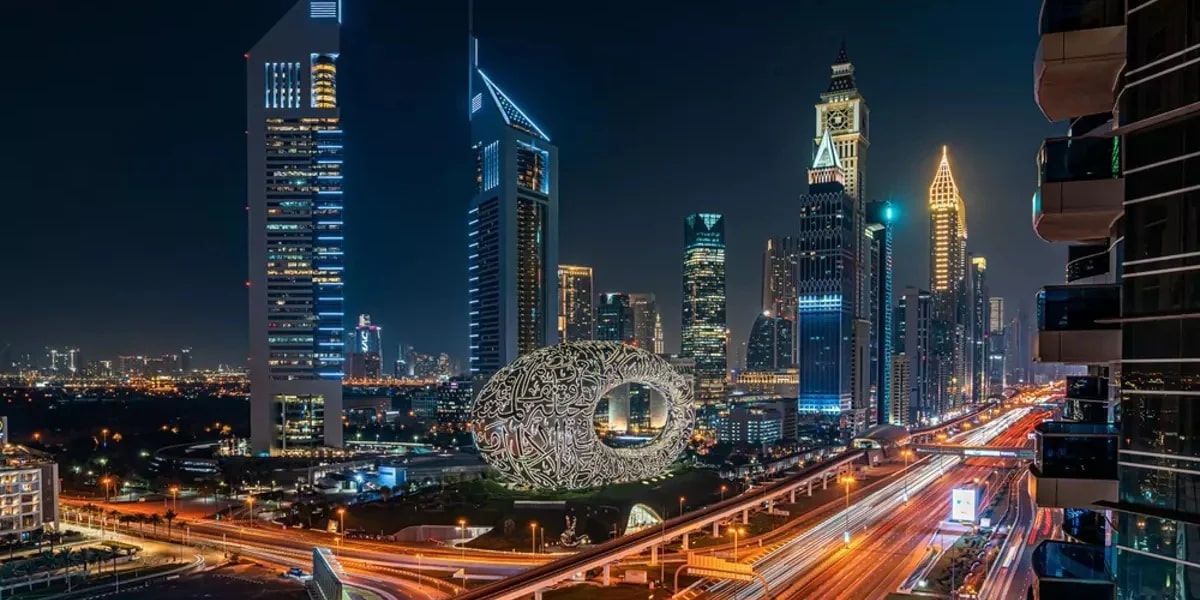 Dubai skyline night 4k – credits Unsplash
