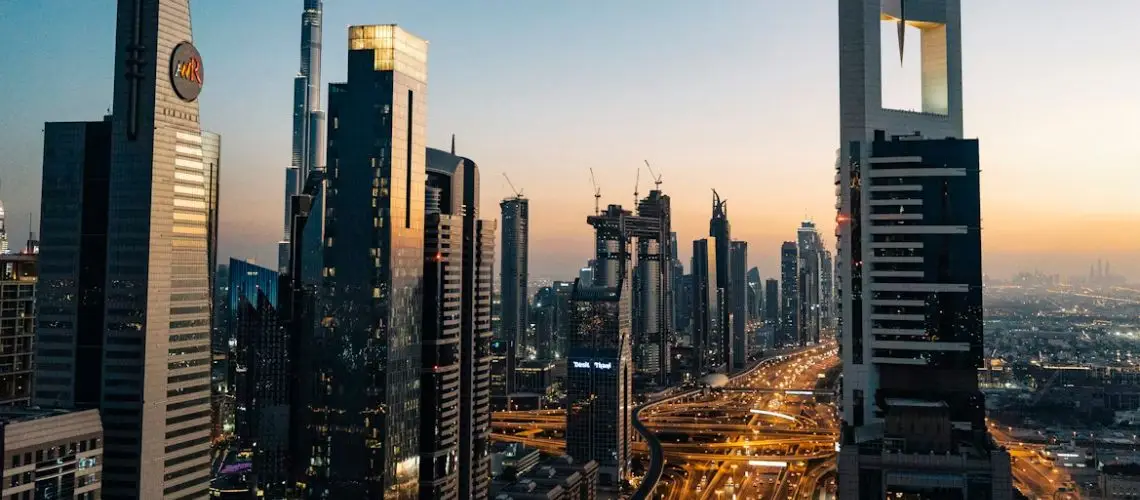 Facturation à Dubaï avec détails complets pour une facture conforme et fiable - (Credits unsplash)